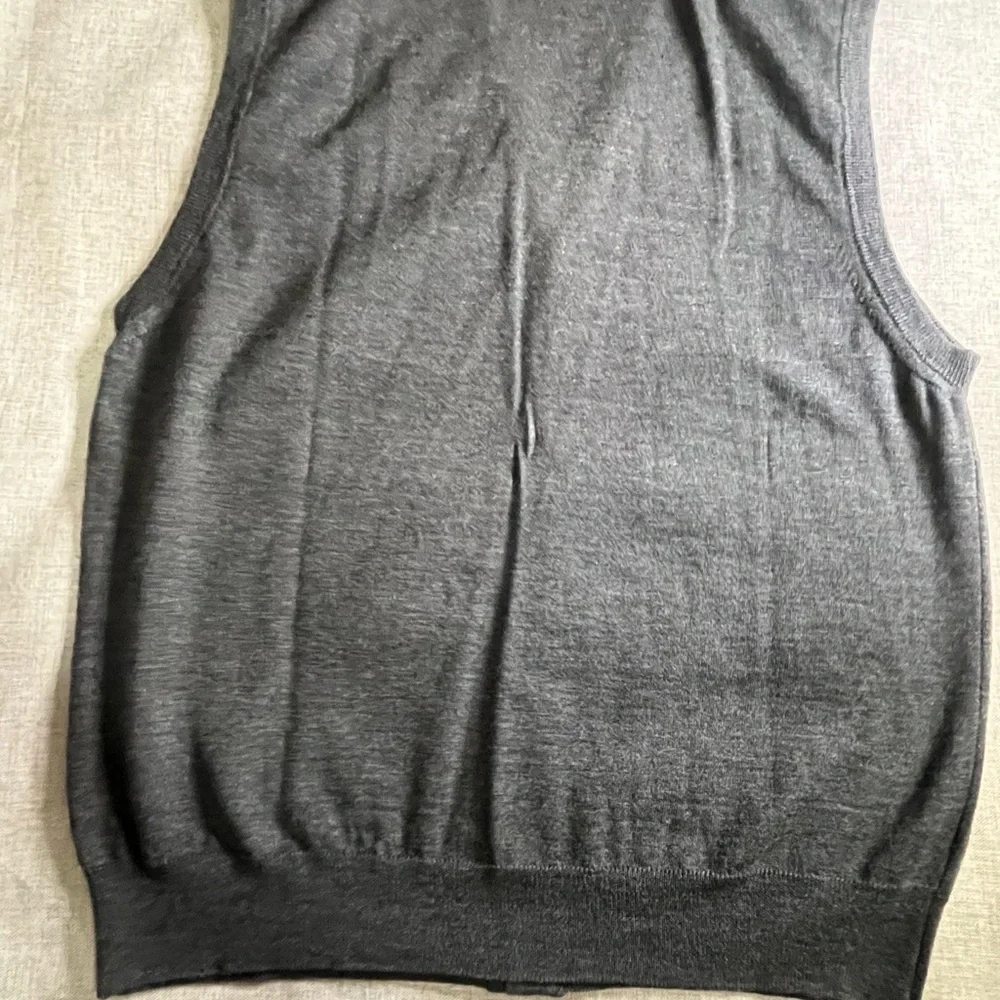 Saks Fifth Avenue Gray 100% virgin Wool Italy Button Down Seater Vest Size L